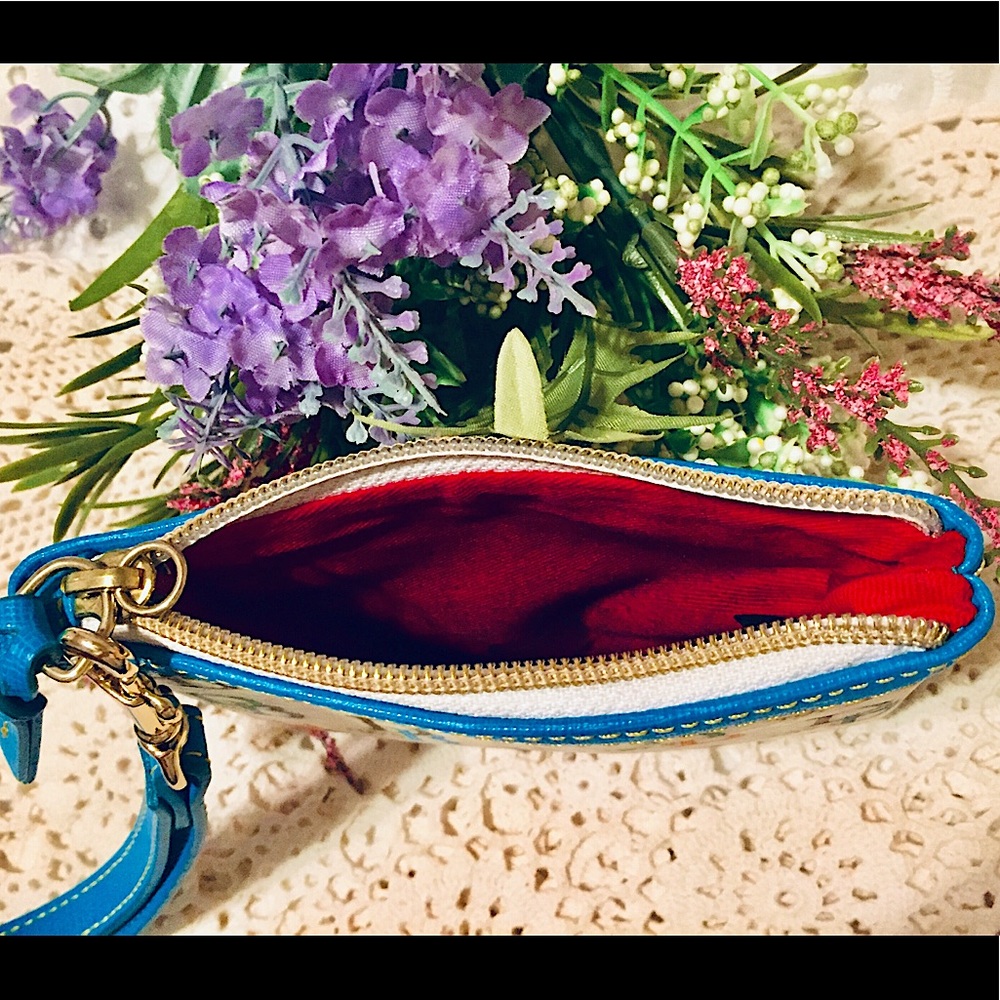 🌈SOLD🌈 Dooney Bourke 1975 Multicolor Wristlet🌈 - Picture 9 of 9